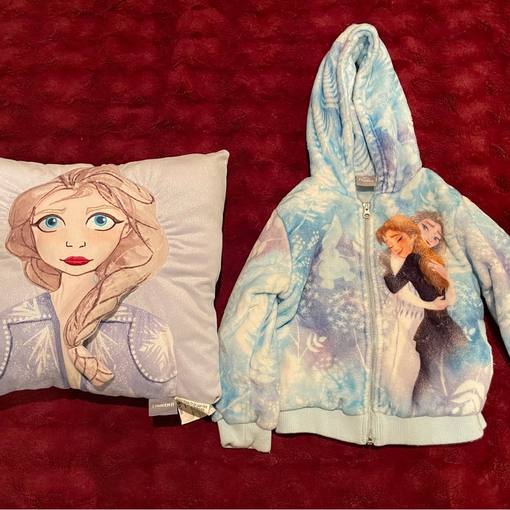Disney Frozen 2 sweatshirt kids size 5. And a pillow bundle. Great condition.